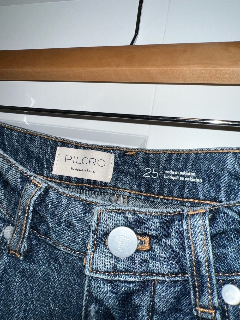 Pilcro Sloane Low Rise Distressed Slouchy Jeans Cuffed Hem - Picture 8 of 9
